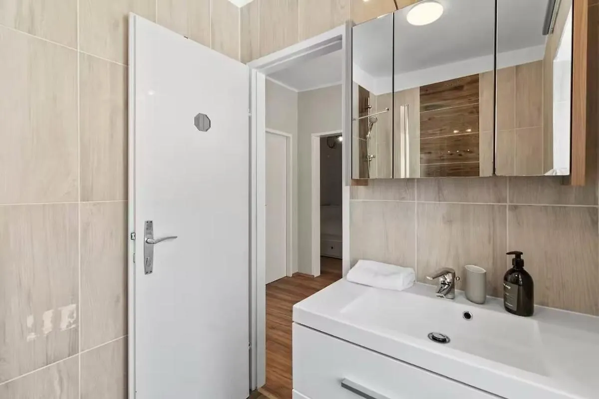 5 Minutes To Inner City I Next To Shopping Street Vienna Apartment